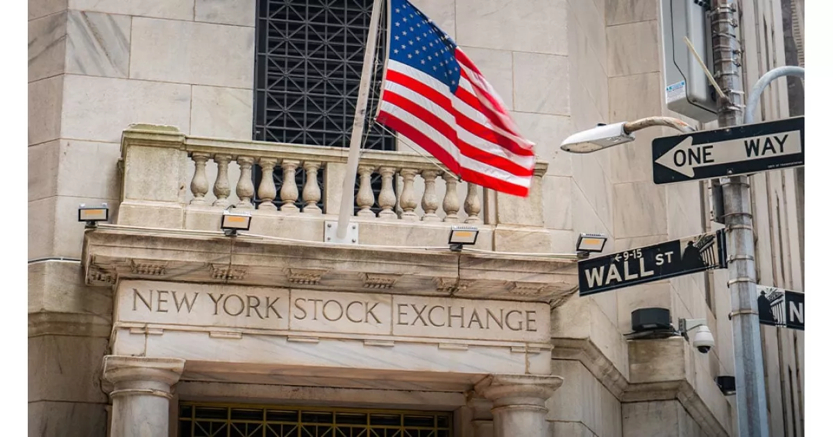 Dow climbs as Apple surges; chip giant falls sharply after earnings report. Market reacts live.