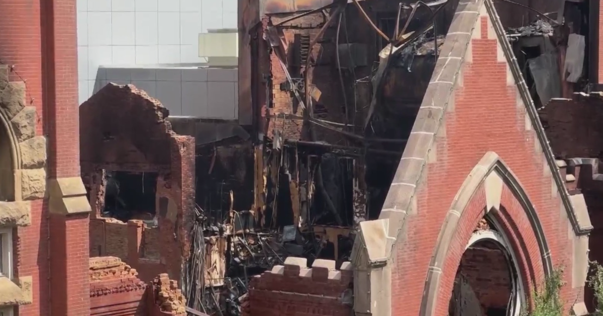 Church members grieve massive fire at historic First Baptist Dallas sanctuary 