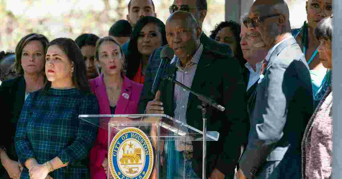 Former Houston Mayor Sylvester Turner is the Democrats’ pick for Jackson Lee seat in Congress