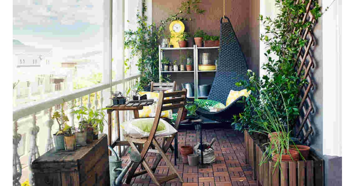 Balcony Meaning and Definition