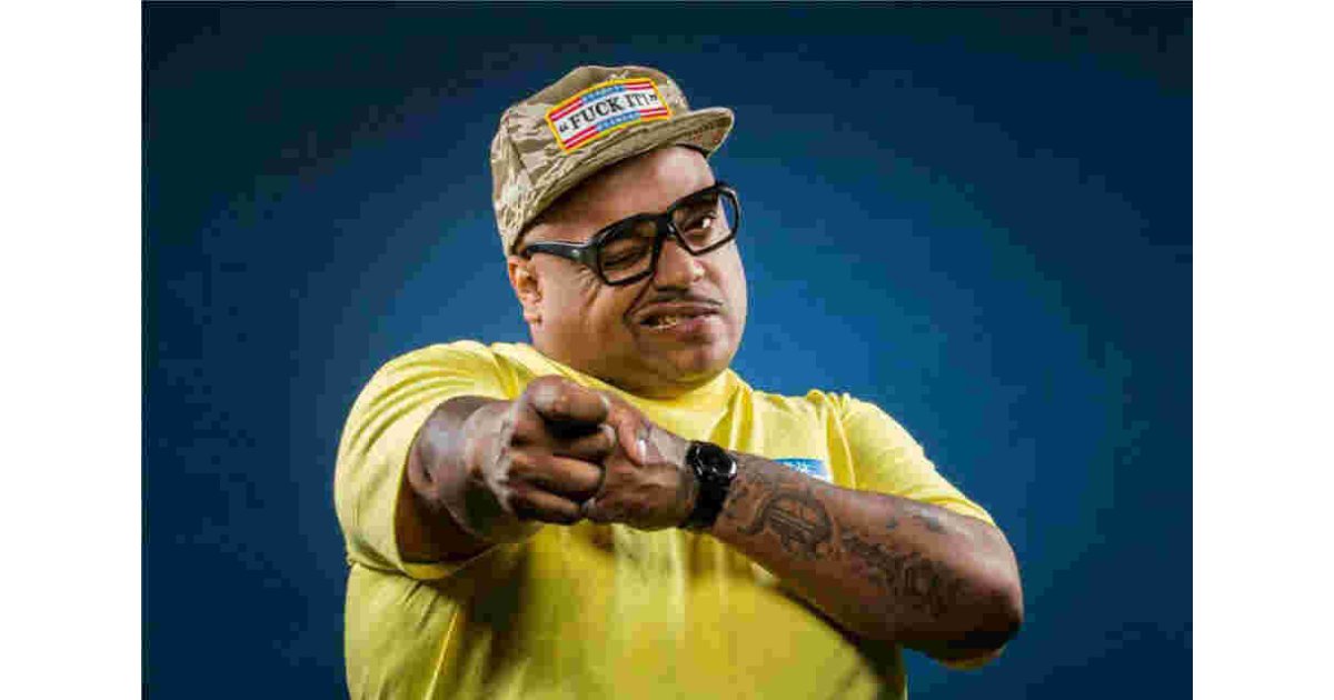 Bizarre Meaning and Definition