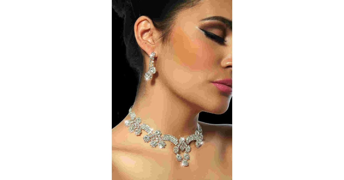 Collier Meaning and Definition