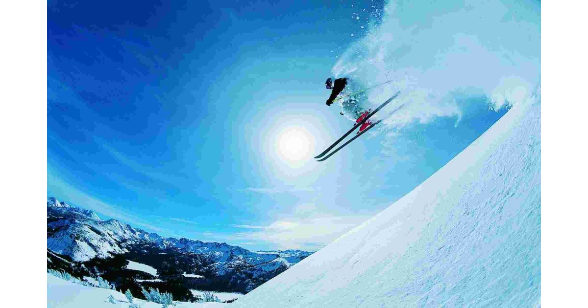 Skiing Meaning and Definition