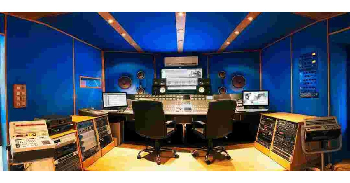 Studio Meaning and Definition