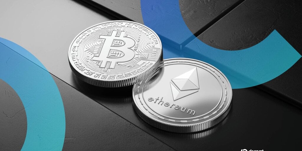 Bitcoin and Ethereum ETF dip seen as short-term; analysts predict strong rebound soon.
