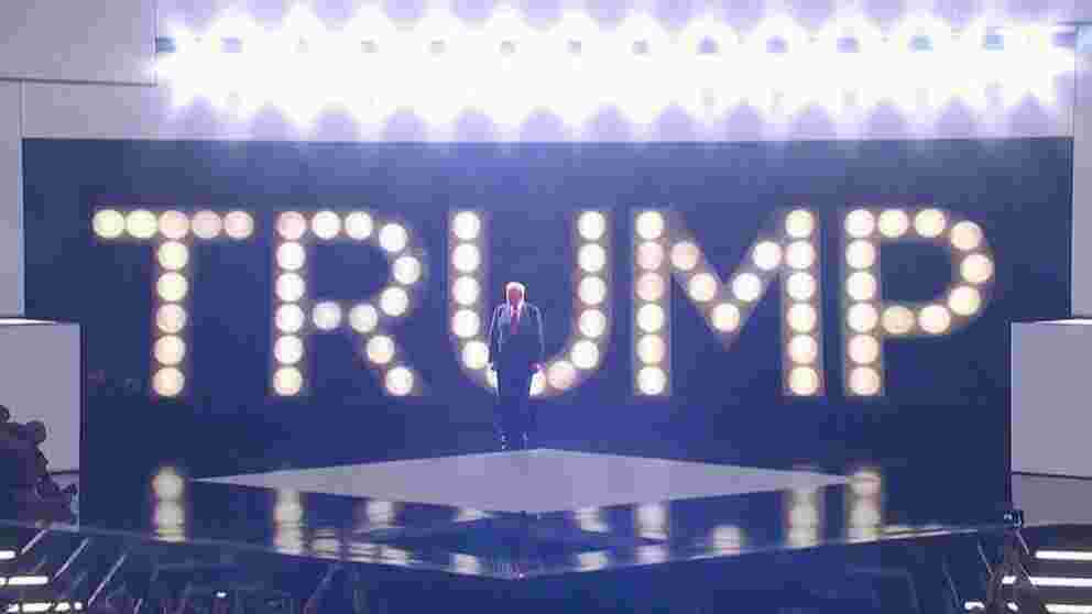 A man kills a grizzly bear in Montana after it attacks while he is picking berries 