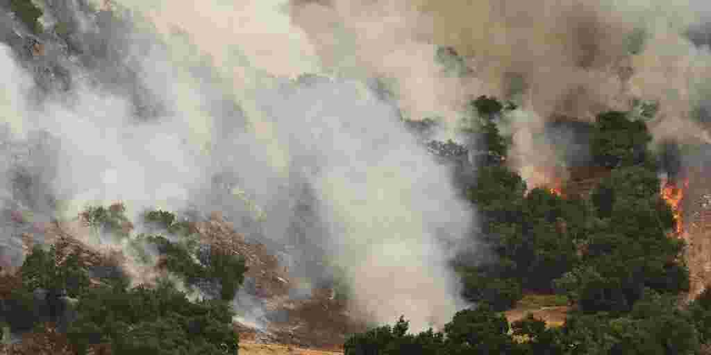 
              Wildfire smoke live tracker: Smoke plume forecast maps, air quality readings and more
            