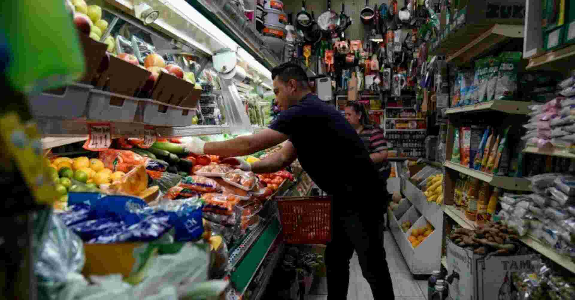 US consumer prices rise moderately, making a rate cut more likely