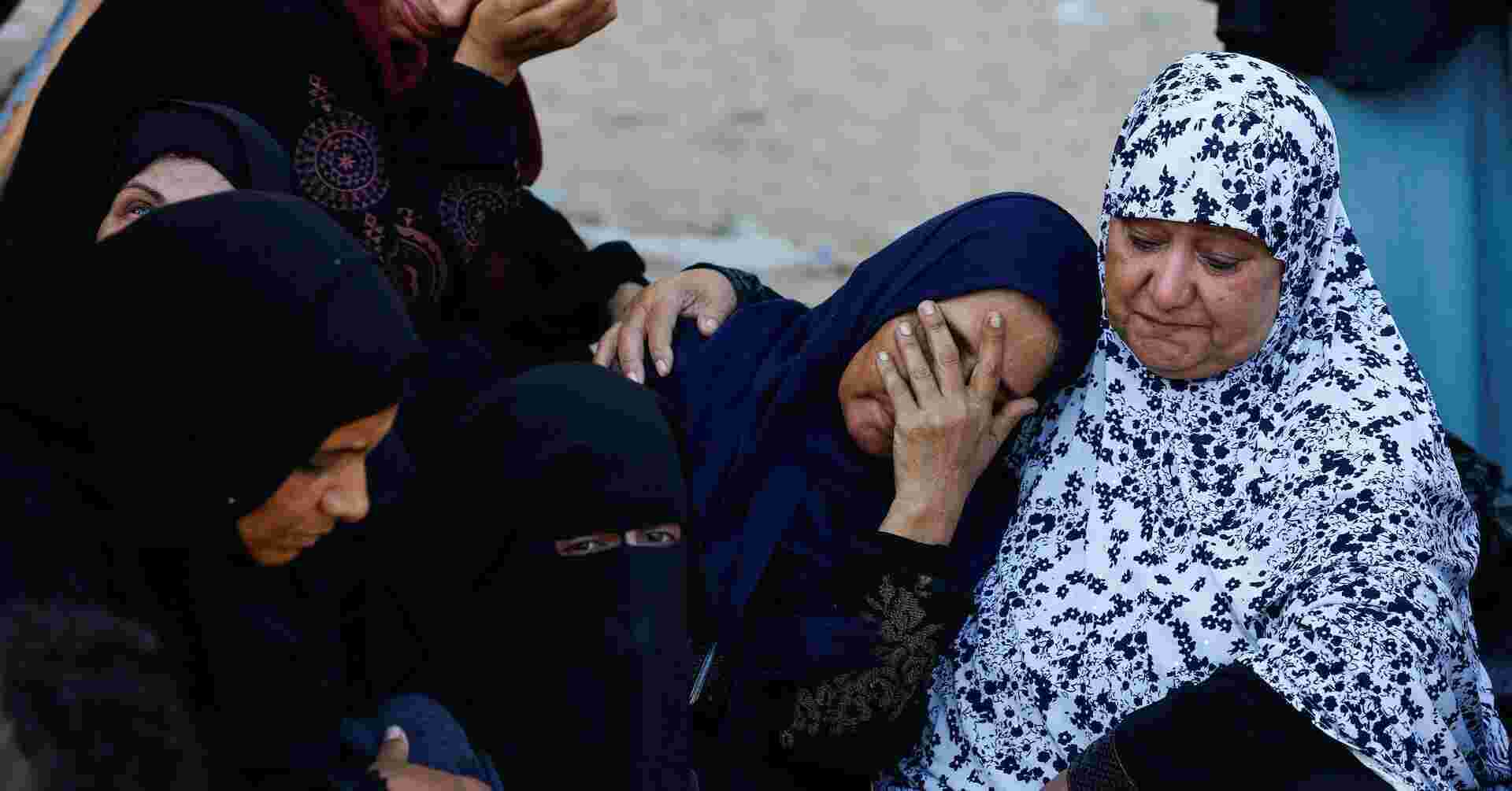 Families flee after new Israeli evacuation orders in Gaza as ceasefire hopes dim
