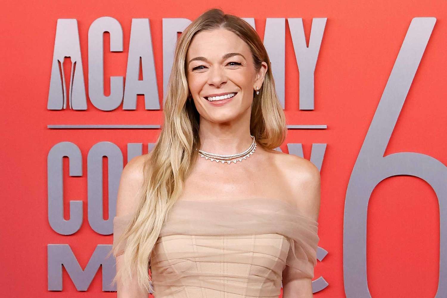 LeAnn Rimes lost her teeth during a performance and spent the rest of the concert trying to push them back in, saying...