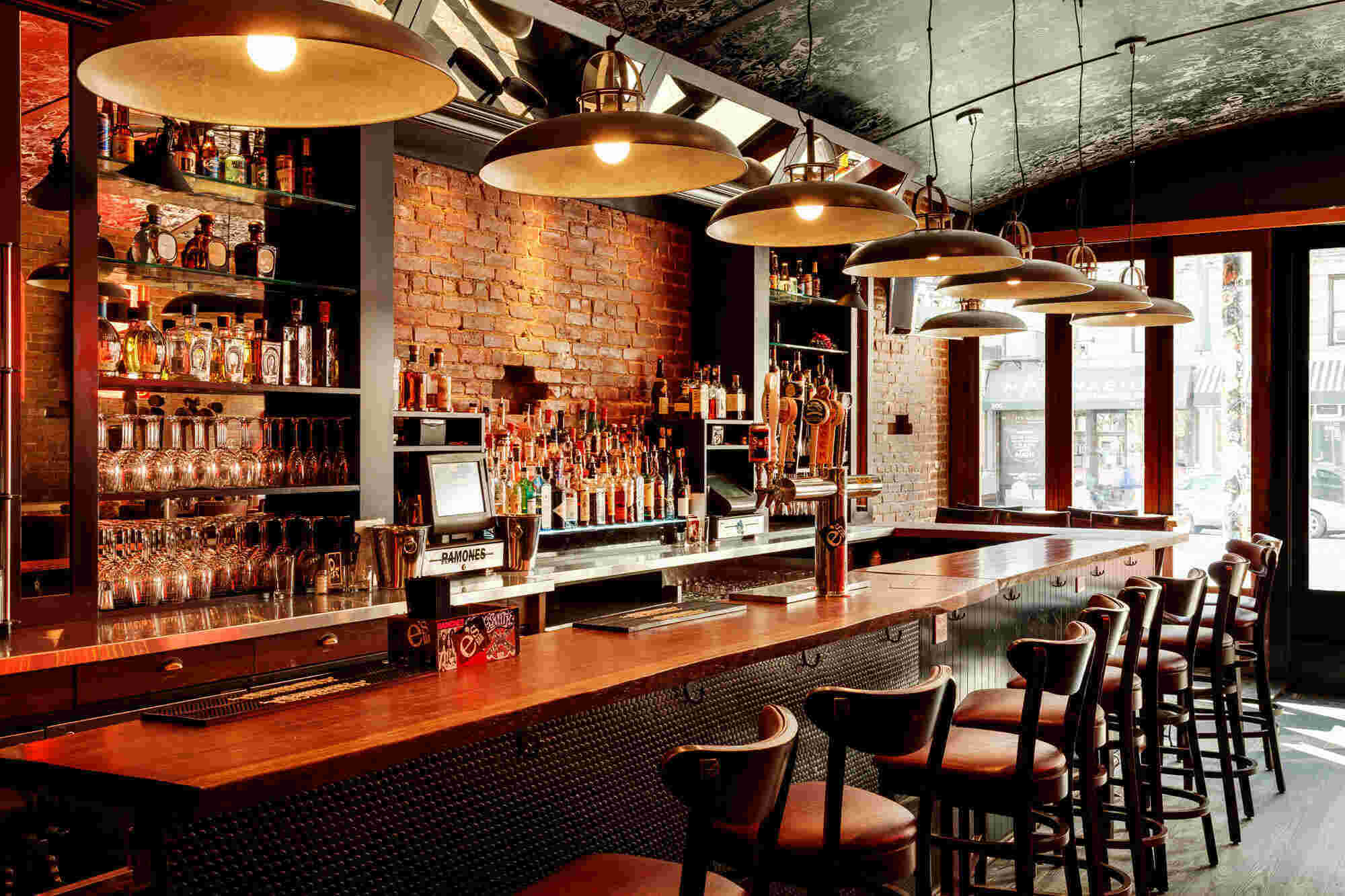 Bar Meaning and Definition