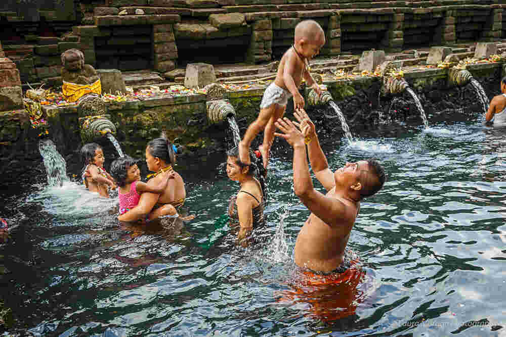 Bathing Meaning and Definition