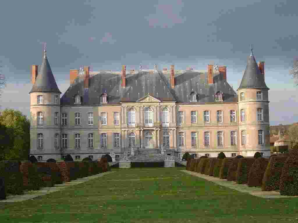Chateau Meaning and Definition