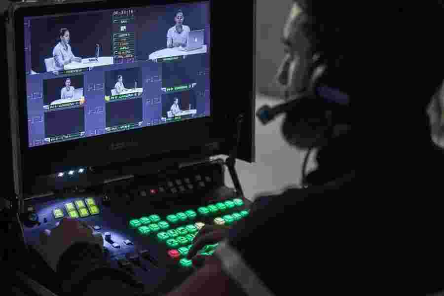 Streaming Meaning and Definition