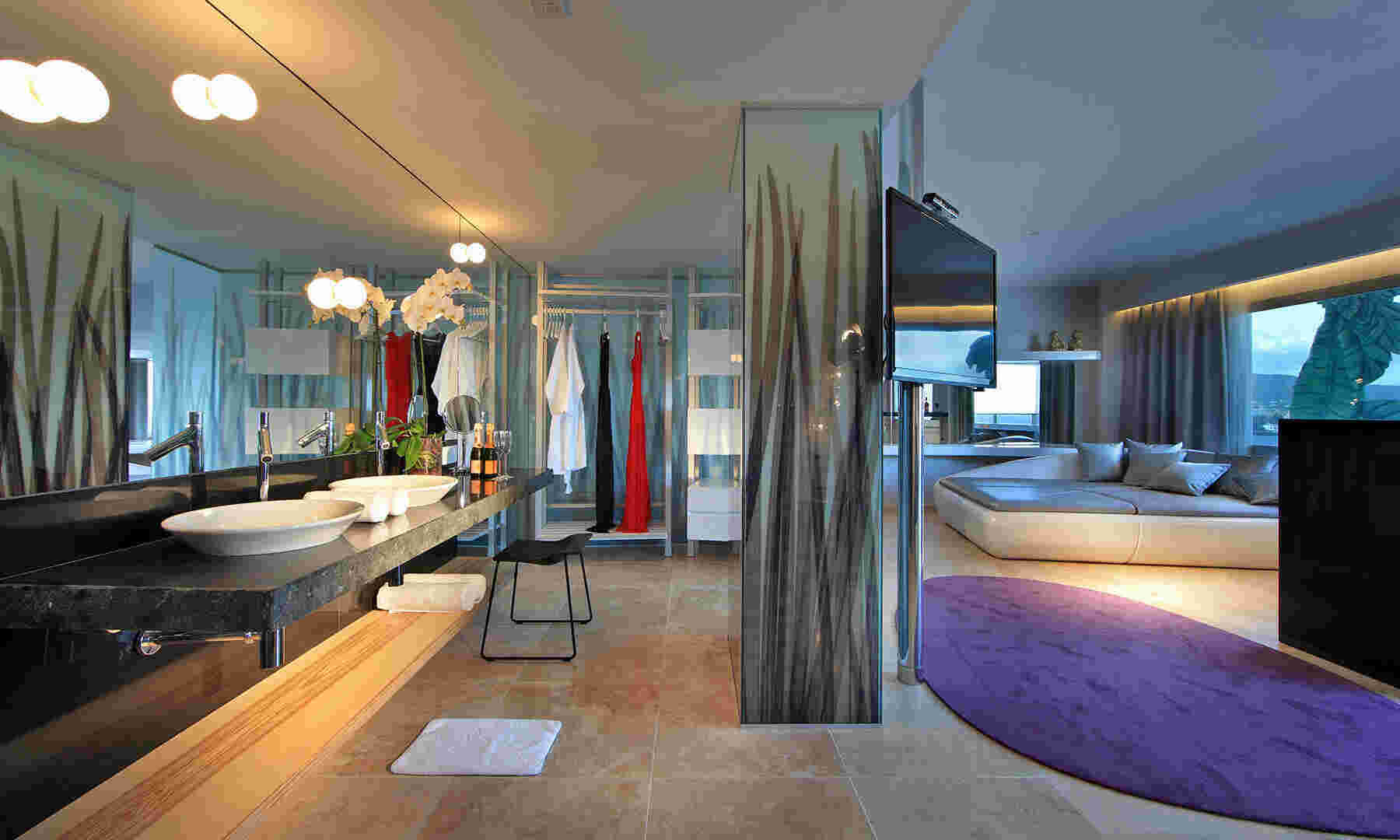 Suite Meaning and Definition