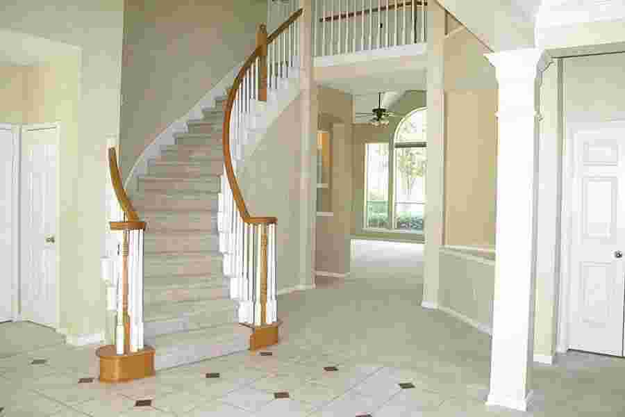 Upstairs Meaning and Definition