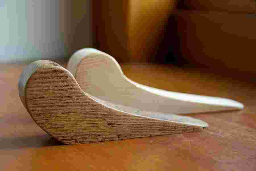 Wedge Meaning and Definition