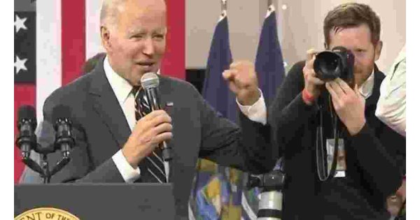 Biden flew into the air with joy! He interrupted the official meeting and hugged the microphone: "Game over!" Biden flew into the air with joy! He interrupted the official meeting and hugged the microphone: "Game over!"