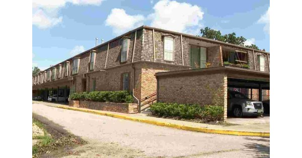 Woman, 69, Found Dead in Hot Houston Condo That Had Reportedly Been Without Power for Over a Week 