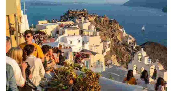 ‘Worst season ever’: How things got ugly on Greece’s ‘Instagram island’ ‘Worst season ever’: How things got ugly on Greece’s ‘Instagram island’