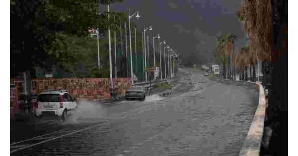 Tropical Storm Ernesto nears hurricane strength as it skirts Puerto Rico, bringing power outages and potential flooding Tropical Storm Ernesto nears hurricane strength as it skirts Puerto Rico, bringing power outages and potential flooding