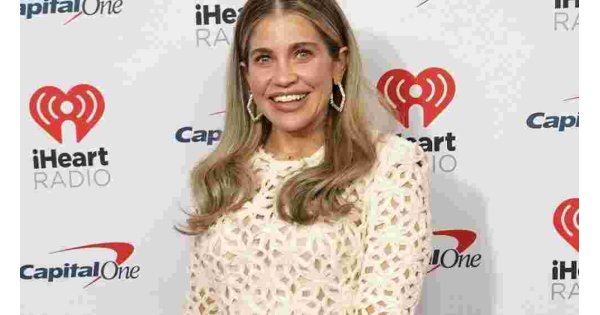 ‘Boy Meets World’ Star Danielle Fishel Reveals Breast Cancer Diagnosis: ‘They Found It So Early That I’m Going to Be Fine’ ‘Boy Meets World’ Star Danielle Fishel Reveals Breast Cancer Diagnosis: ‘They Found It So Early That I’m Going to Be Fine’