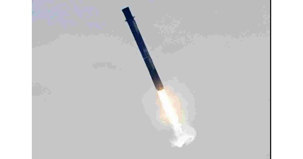 SpaceX booster on Starlink mission tips over on return to ship in ocean SpaceX booster on Starlink mission tips over on return to ship in ocean