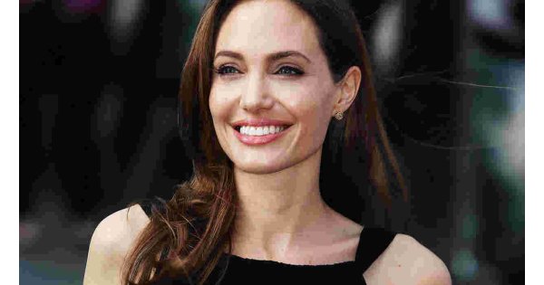 Actress Meaning and Definition
