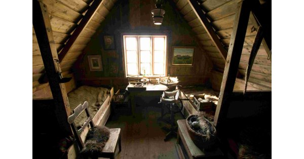 Attic Meaning and Definition