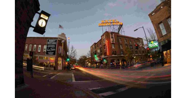 Flagstaff Meaning and Definition