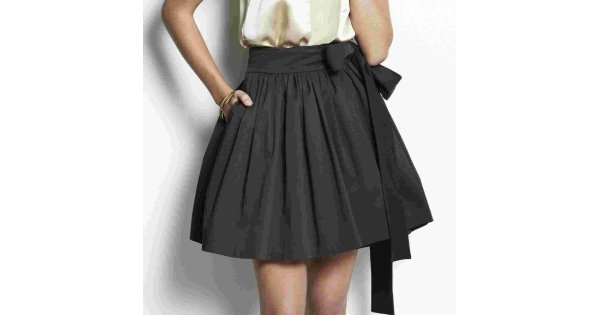 Skirt Meaning and Definition