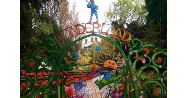 Wonderland Meaning and Definition Wonderland Meaning and Definition