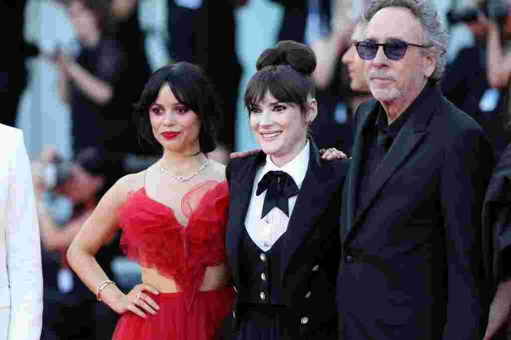 ‘Beetlejuice Beetlejuice’ Receives 4-Minute-Plus Ovation At Venice Film Festival World Premiere