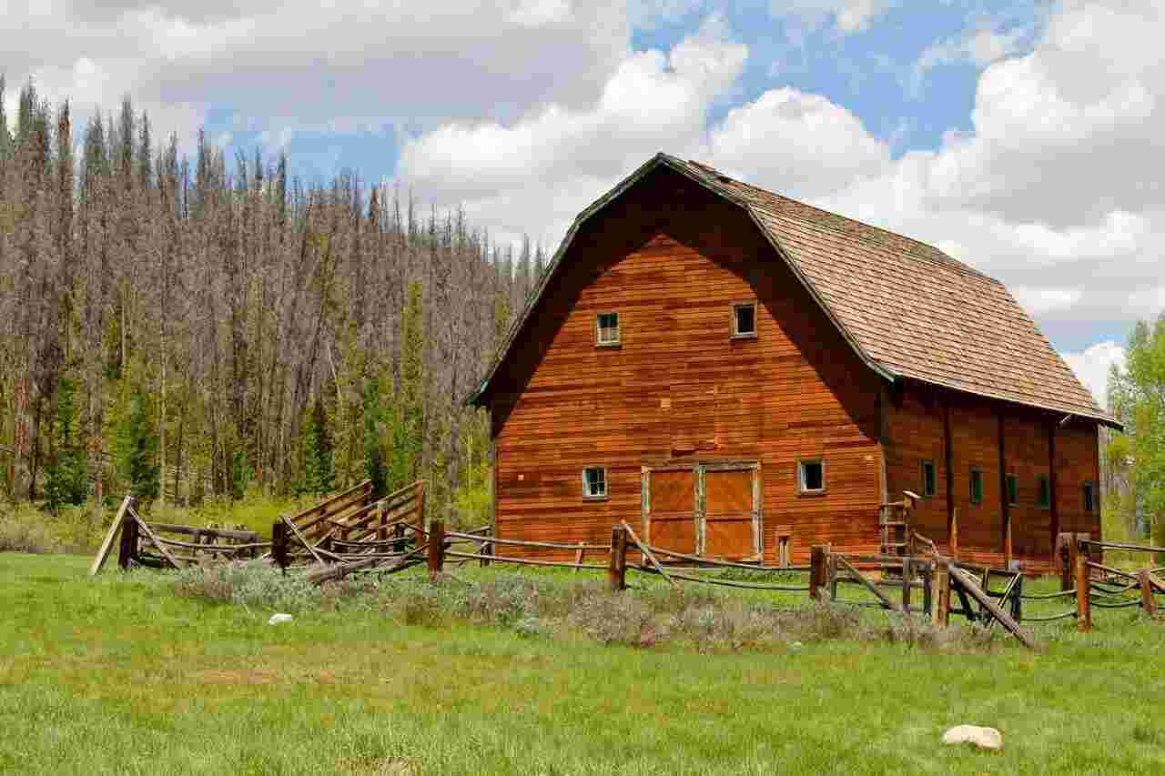 Barn Meaning and Definition