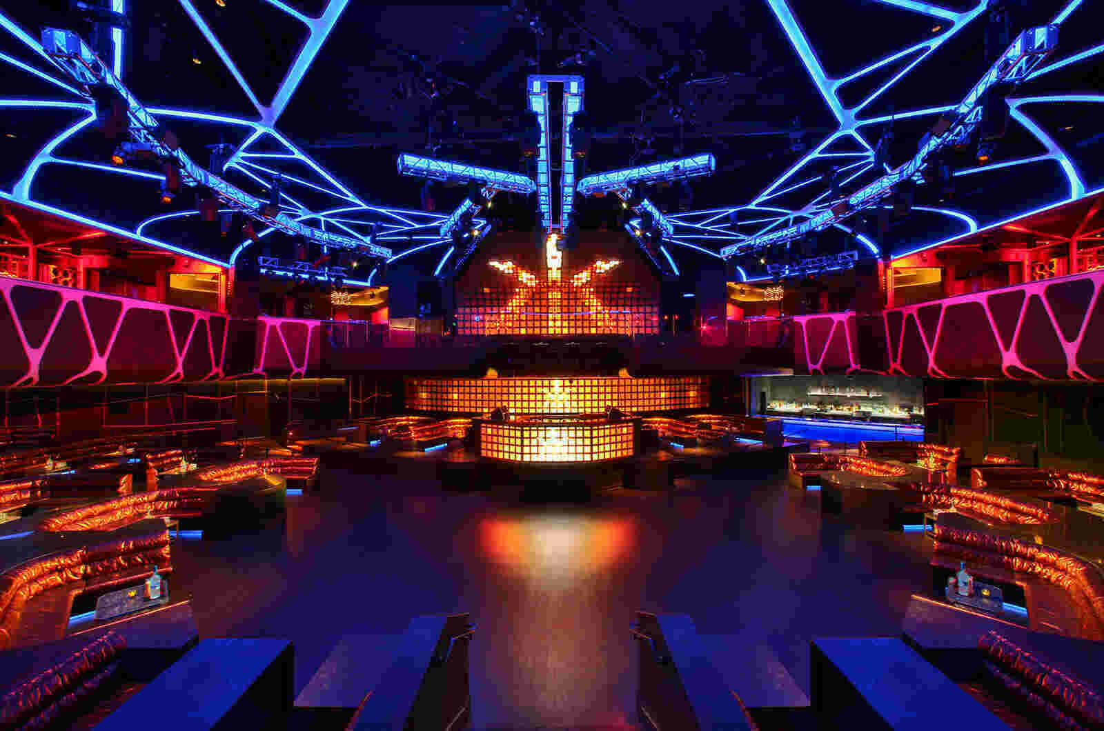 Nightclub Meaning and Definition