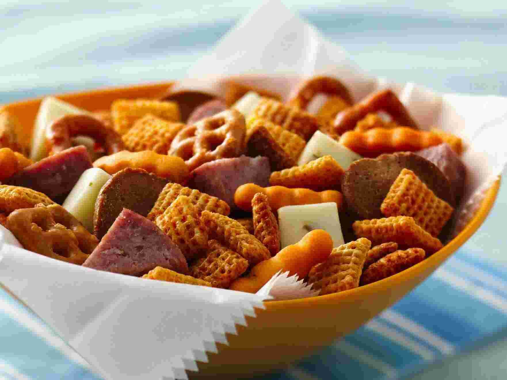 Snack Meaning and Definition