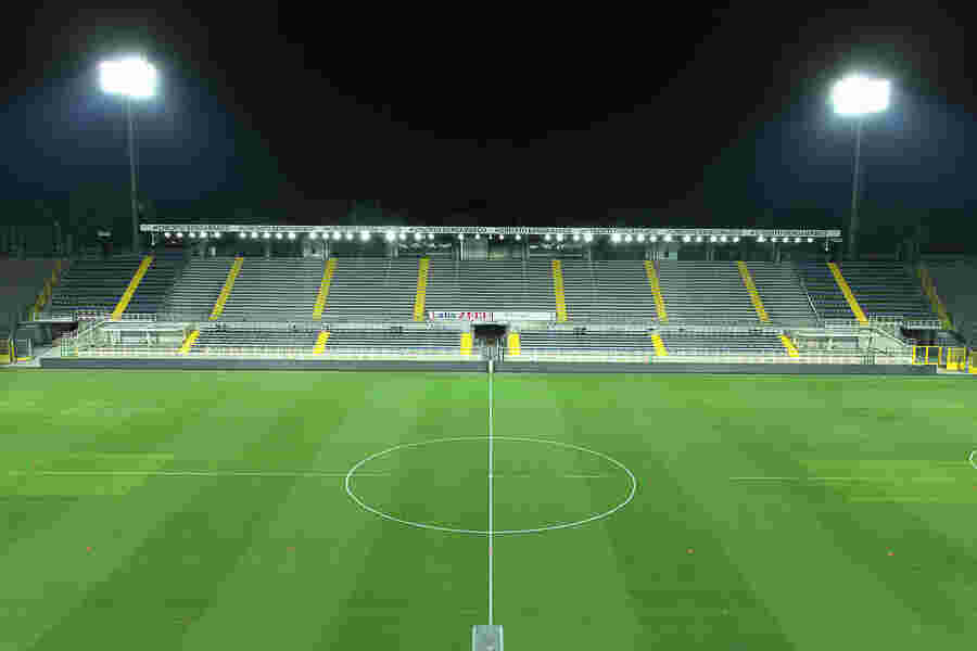 Stadium Meaning and Definition