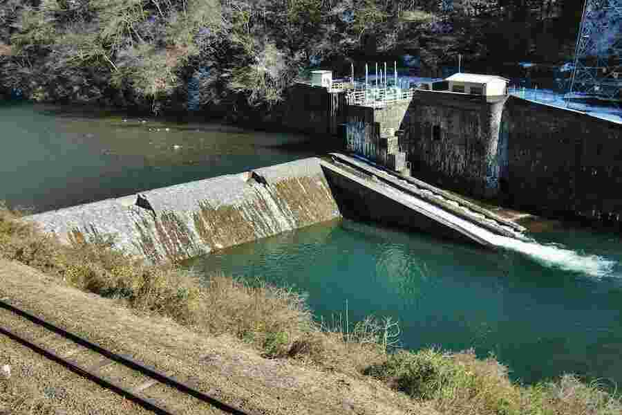 Weir Meaning and Definition