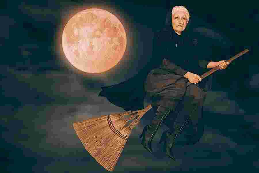 Witch Meaning and Definition Witch Meaning and Definition