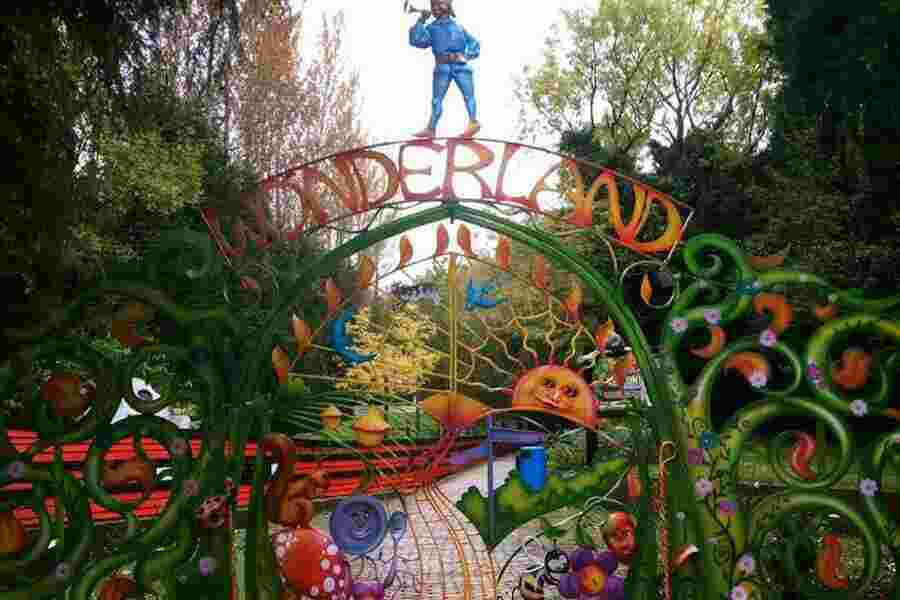 Wonderland Meaning and Definition