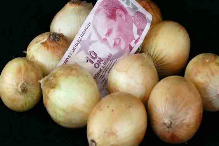 The price increase in the onion jumped onto the potato. The minister gave strict instructions...