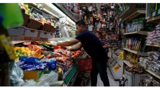 US consumer prices rise moderately, making a rate cut more likely