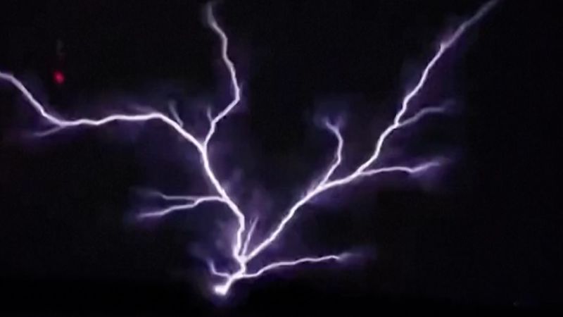 What is St. Elmo’s fire? Pilots observed the lightning-like phenomenon 