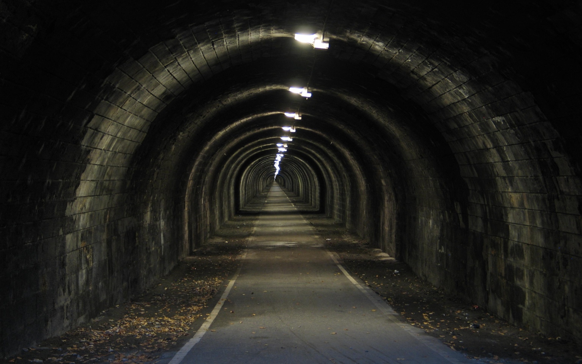 Tunnel Meaning and Definition